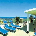 Adriatico Apartahotel 4*